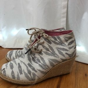 Ankle booties by Toms
